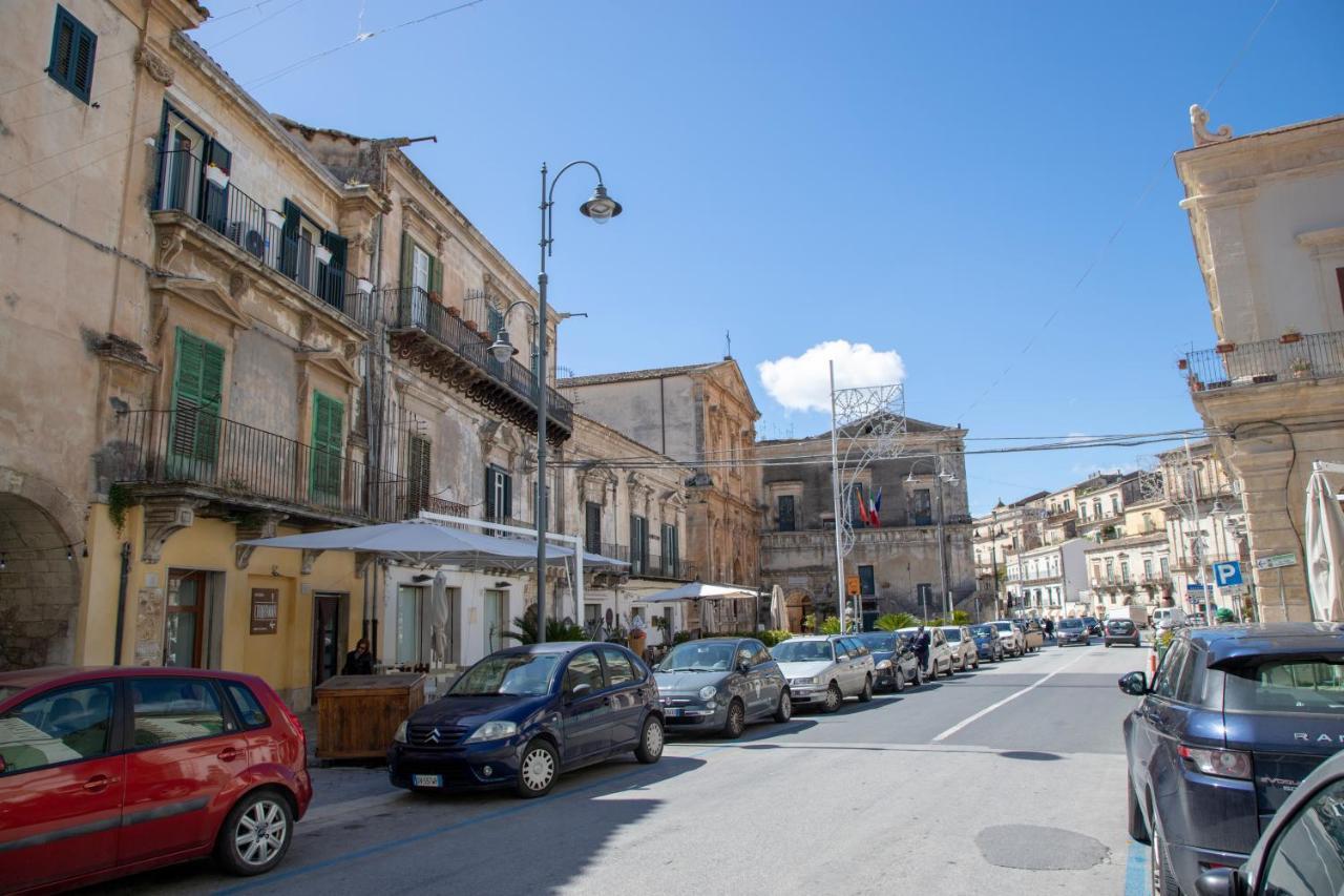 Casa Vacanza Da Dina Modica Exterior foto