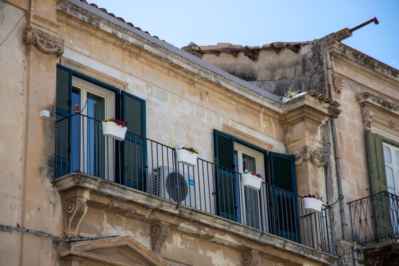 Casa Vacanza Da Dina Modica Exterior foto